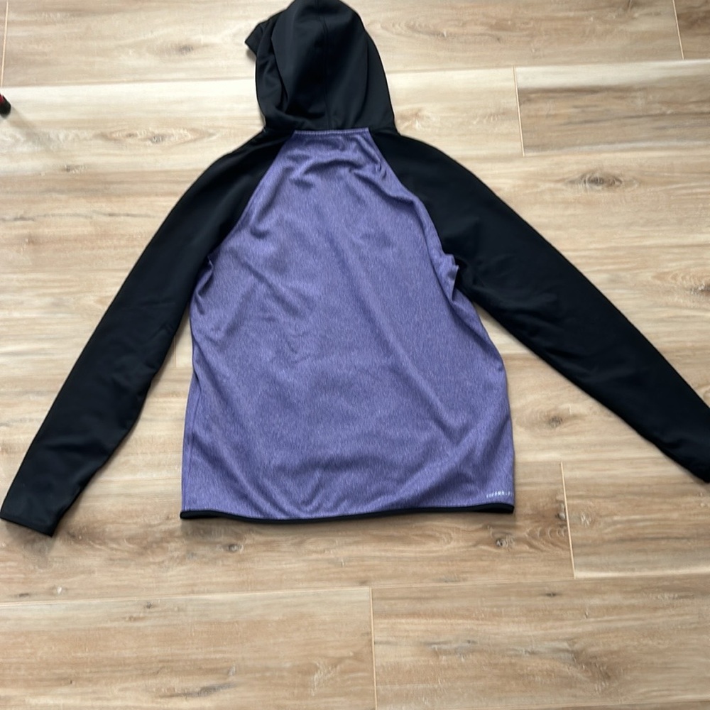 Women’s Nike therma fit hooded sweatshirt - Picture 7 of 10